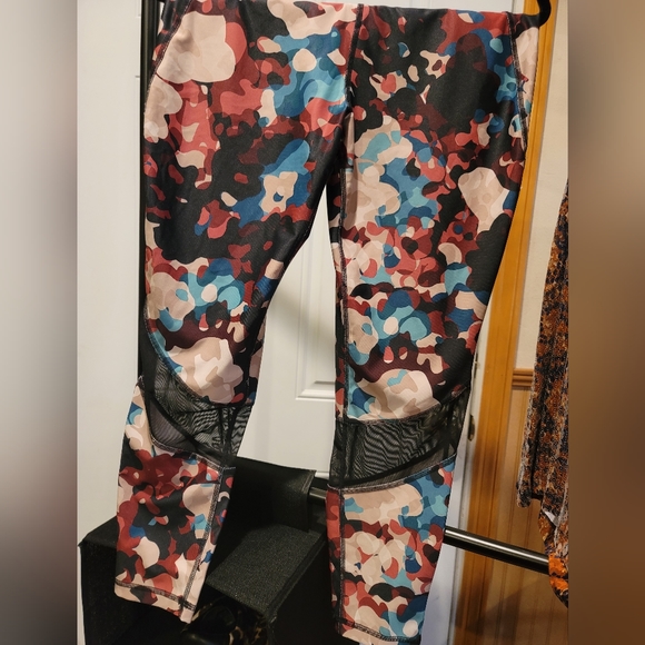 XERSION Workout pants - Women's size L - Picture 7 of 7